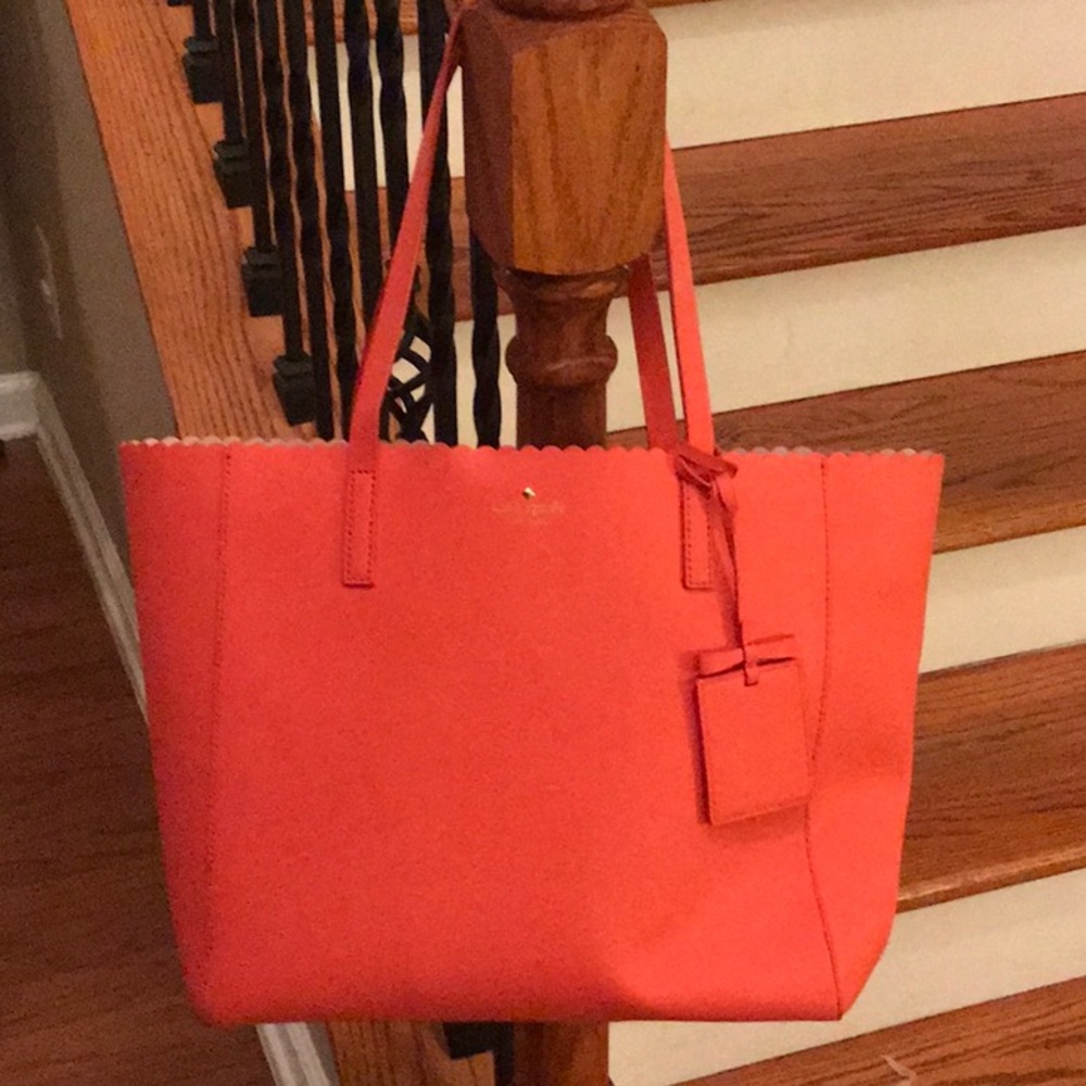 ♠️ Kate Spade Cape Drive Hallie tote ♠️